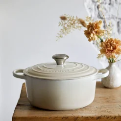 Le Creuset Signature Cast Iron 22cm Round Casserole - Meringue