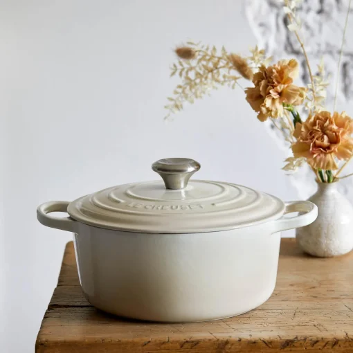 Le Creuset Signature Cast Iron 22cm Round Casserole - Meringue