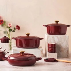 Le Creuset Signature Cast Iron 26cm Shallow Round Casserole - Garnet
