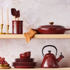 Le Creuset Signature Cast Iron 26cm Shallow Round Casserole - Garnet