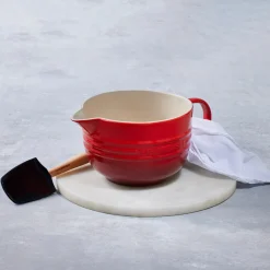 Le Creuset Stoneware 2 Litre Mixing Jug - Cerise