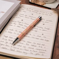 Wrendale Designs by Hannah Dale Pen - Giraffe / Pink
